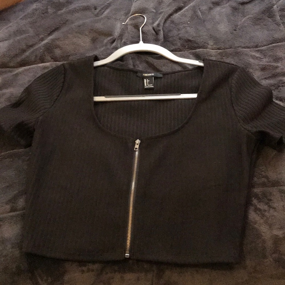 Black zip up crop top